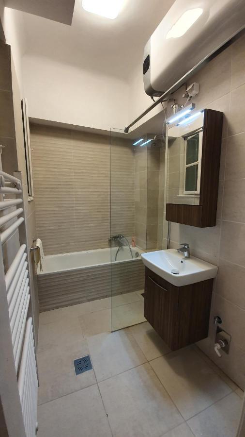 Modern Parkside Garden View Apartment 布达佩斯 外观 照片